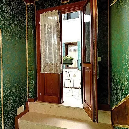 Residenza La Campana בית הארחה 3*