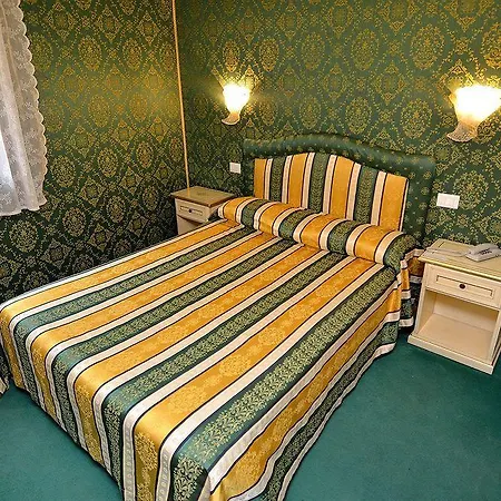 Residenza La Campana Guest house