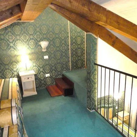Residenza La Campana Guest house