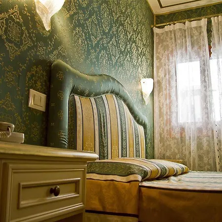 Residenza La Campana Guest house