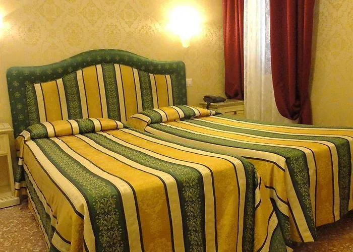 Residenza La Campana Gasthof 3*