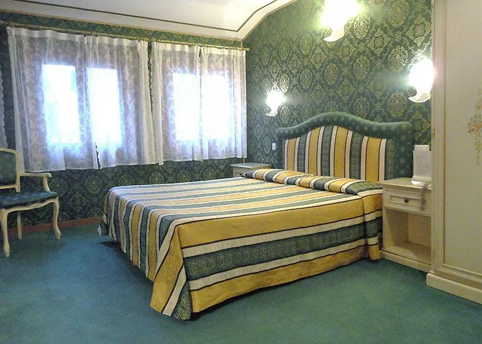 Affittacamere Residenza La Campana 3*